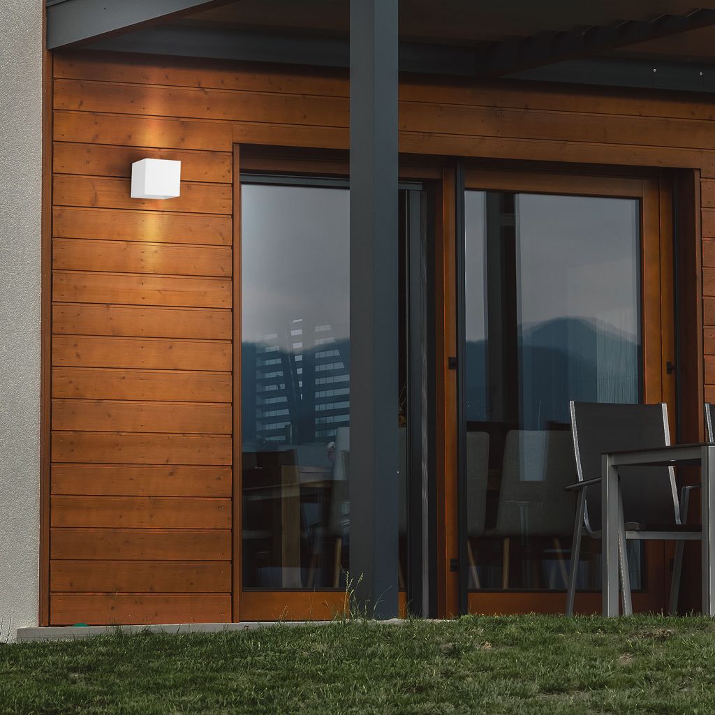 LED Außenleuchte. weiß. 2x LED-Modul/3W 8