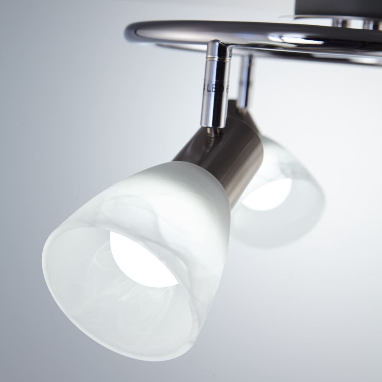 LED Deckenleuchte mit 3 dreh- & schwenkbaren Glas-Spots  - 4