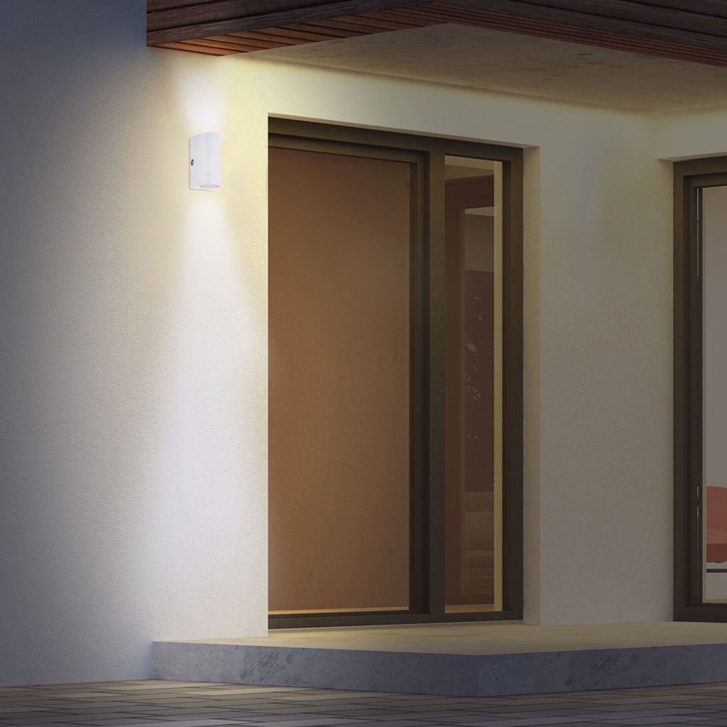 LED Außenwandleuchte mit Dämmerungssensor - 15x6.5x9cm - Wandlampe Außen Up- & Down 2-flammig GU10 5W IP44  400lm 4000K neutralweiße Lichtfarbe I weiß matt 2